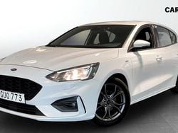 Vit (white) Begagnad 2018 Ford Focus ST-Line Halvkombi | 149 000 kr (Marknadspris)