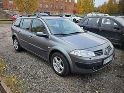 Grå Begagnad 2004 Renault Mégane GrandTour Kombi | 10 000 kr