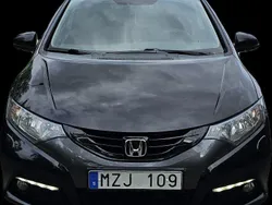 Svart Begagnad 2012 Honda Civic Sport Halvkombi | 100 000 kr (Marknadspris)