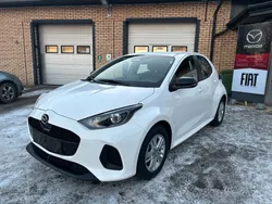 Vit Ny 2025 Mazda 2 Center-Line Halvkombi | 253 400 kr (Marknadspris)