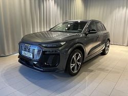 Daytonagrå pärleffekt Begagnad 2025 Audi Q6 e-tron S-Line SUV | 829 900 kr (Marknadspris)