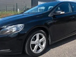 Svart Begagnad 2017 Volvo V40 Kombi | 89 900 kr (Bra pris)