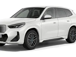 Vit (mineral white) Ny 2025 BMW iX1 Shadowline SUV | 556 400 kr (Marknadspris)