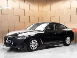 Svart Begagnad 2023 BMW i4 Shadowline Sedan | 419 900 kr (Bra pris)