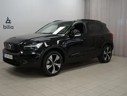 Svart Begagnad 2022 Volvo XC40 Core SUV | 339 900 kr
