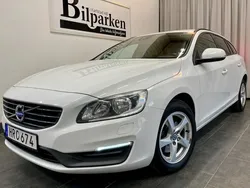 Vit Begagnad 2015 Volvo V60 Kombi | 129 900 kr (Marknadspris)