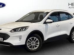 Frozen white Begagnad 2022 Ford Kuga Titanium SUV | 259 900 kr (Marknadspris)