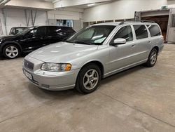 Ljusgrå Begagnad 2007 Volvo V70 Standard Kombi | 39 900 kr (Marknadspris)