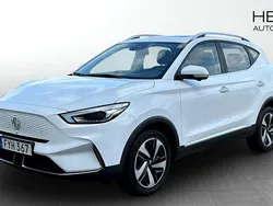 Vit (white) Begagnad 2022 MG ZS Luxury Sedan | 249 900 kr (Bra pris)