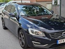 Blå Begagnad 2016 Volvo V60 Momentum Kombi | 178 000 kr (Marknadspris)