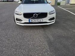 Vit Begagnad 2018 Volvo V90 Momentum Kombi | 220 000 kr (Lite dyr)