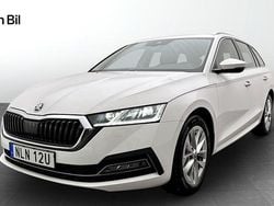 Vit Begagnad 2023 Skoda Octavia Style Kombi | 296 900 kr (Lite dyr)