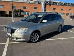 Silver Begagnad 2005 Toyota Avensis Kombi | 38 000 kr (Lite dyr)
