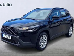 Svart Begagnad 2025 Toyota Corolla Cross Active SUV | 369 900 kr (Marknadspris)