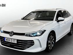 Vit Begagnad 2024 VW Passat Business Kombi | 339 900 kr (Dyr)
