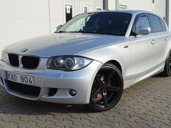 Ljusgrå Begagnad 2009 BMW 120 Advantage Halvkombi | 79 900 kr (Marknadspris)