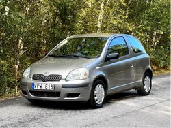 Grå Begagnad 2005 Toyota Yaris Halvkombi | 20 000 kr (Bra pris)