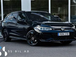 Svart Begagnad 2024 VW Passat R-line Kombi | 524 900 kr