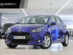 Mörkblå Begagnad 2023 Toyota Yaris Hybrid Active Halvkombi | 229 900 kr (Lite dyr)