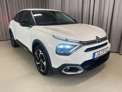 Vit Begagnad 2023 Citroën C4 Shine Halvkombi | 219 900 kr (Marknadspris)