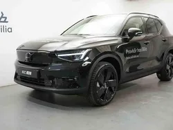 Svart Begagnad 2025 Volvo EX40 Performance SUV | 549 900 kr