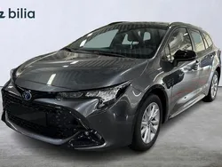 Mörkgrå Ny 2025 Toyota Corolla Active Kombi | 357 500 kr (Lite dyr)
