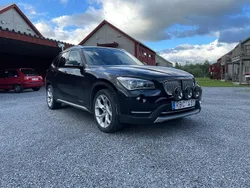 Svart Begagnad 2013 BMW X1 xLine SUV | 115 000 kr (Marknadspris)