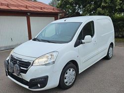 Vit Begagnad 2016 Peugeot Partner Minibuss | 48 000 kr (Bra pris)