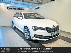 Vit Begagnad 2020 Skoda Superb Business Line Kombi | 269 900 kr (Marknadspris)