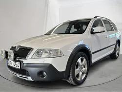 Vit Begagnad 2009 Skoda Octavia Scout Kombi | 91 000 kr