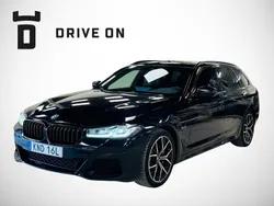 Svart Begagnad 2022 BMW 530e M Sport Kombi | 395 000 kr (Marknadspris)