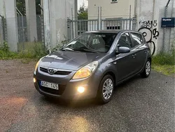 Grå Begagnad 2010 Hyundai i20 Premium Halvkombi | 26 500 kr (Lite dyr)