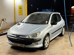 Begagnad 2003 Peugeot 206 GTi Halvkombi | 15 000 kr (Bra pris)