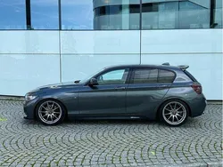 Grå Begagnad 2017 BMW 120 M Sport Halvkombi | 189 000 kr (Marknadspris)