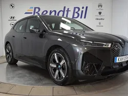 Grå Begagnad 2023 BMW iX Sport Line SUV | 619 500 kr (Marknadspris)