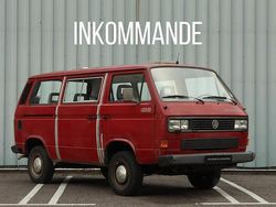 Röd Begagnad 1990 VW Caravelle Minibuss | 109 900 kr