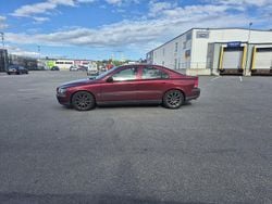 Röd Begagnad 2004 Volvo S60 Sedan | 27 000 kr (Marknadspris)