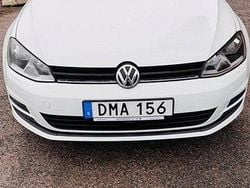 Vit Begagnad 2015 VW Golf VII Halvkombi | 128 000 kr (Marknadspris)