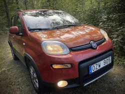 Röd Begagnad 2014 Fiat Panda 4x4 Halvkombi | 79 900 kr