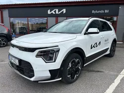 Vit Begagnad 2023 Kia e-Niro 2 SUV | 389 000 kr (Dyr)