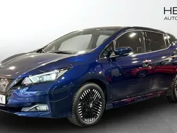 Mörkblå (blue) Begagnad 2023 Nissan Leaf N-Connecta Halvkombi | 209 900 kr (Marknadspris)
