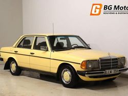 Gul Begagnad 1982 Mercedes 240 Sedan | 84 900 kr