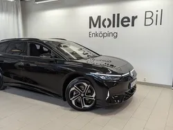 Svart (grenadilla black metallic) Ny 2025 VW ID.7 GTX Sedan | 713 500 kr (Marknadspris)
