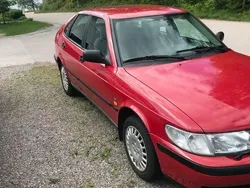 Röd Begagnad 2000 Saab 9-3 Halvkombi | 19 000 kr (Marknadspris)