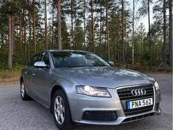 Grå Begagnad 2010 Audi A4 Sedan | 94 000 kr (Marknadspris)