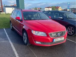 Röd Begagnad 2015 Volvo V70 Momentum Kombi | 130 000 kr (Marknadspris)
