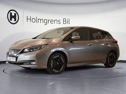 Grå Begagnad 2022 Nissan Leaf N-Connecta Halvkombi | 179 800 kr (Marknadspris)
