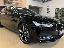 Svart Begagnad 2017 Volvo V90 Momentum Kombi | 209 900 kr (Marknadspris)