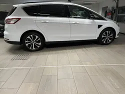 Vit Begagnad 2016 Ford S-MAX Business Edition Minibuss | 205 000 kr (Marknadspris)