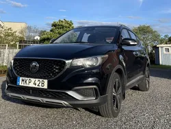 Svart Begagnad 2021 MG ZS Luxury Sedan | 180 000 kr (Bra pris)